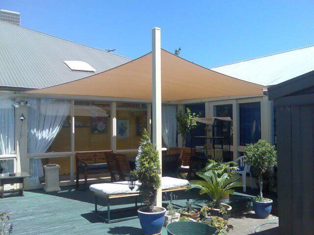 shade sail - voile d'ombrage triangulaire -  protection solaire - intr03